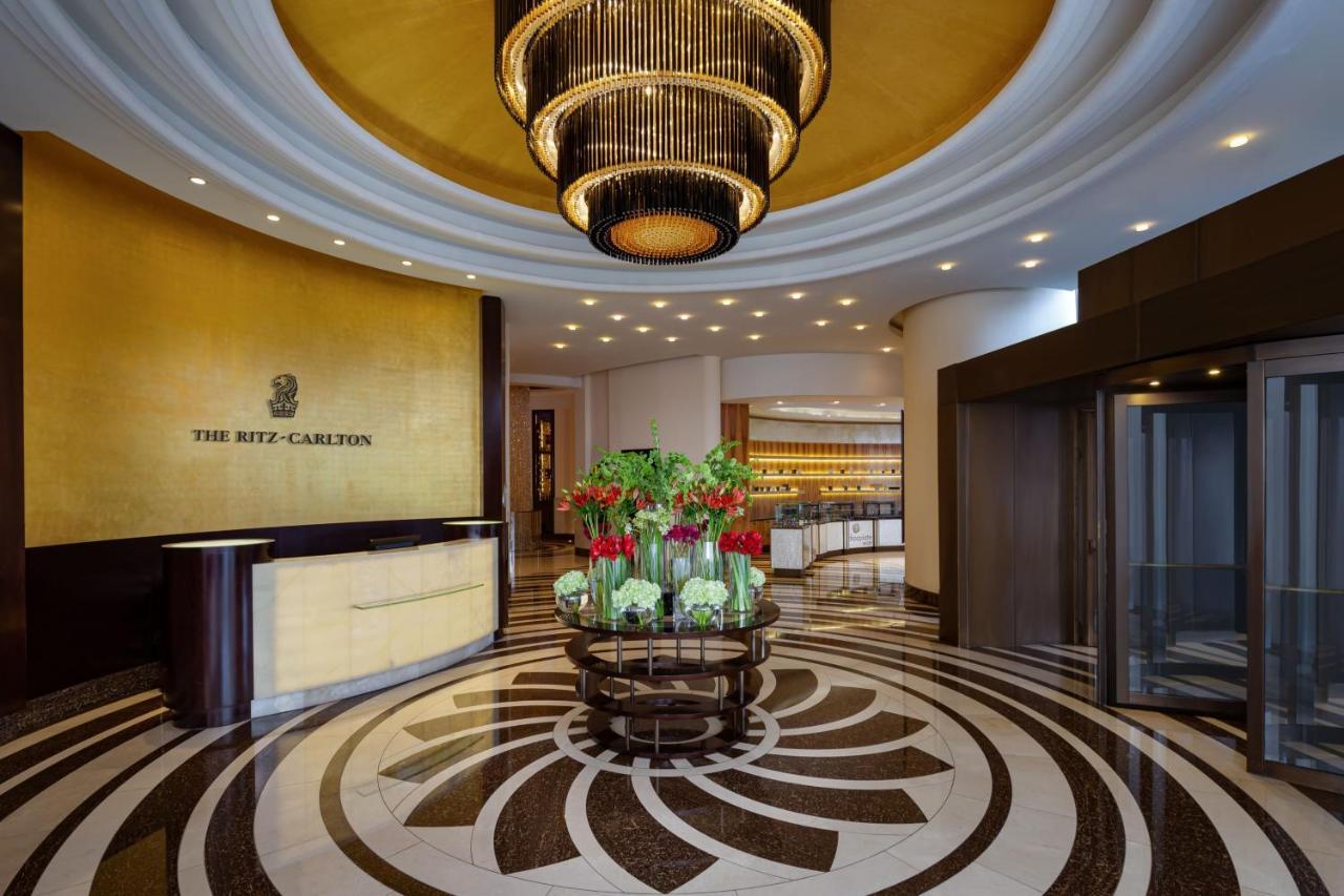 Готель The Ritz-Carlton, Алмати Екстер'єр фото